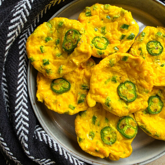 Cheesy Jalapeno Mini Frittatas - Recipe photo by the_happy_veg