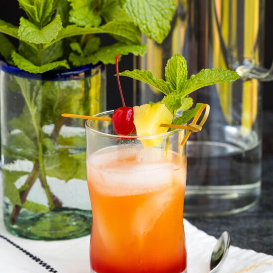 Malibu Pineapple Sunset Cocktail - Recipe photo by CallMePMc