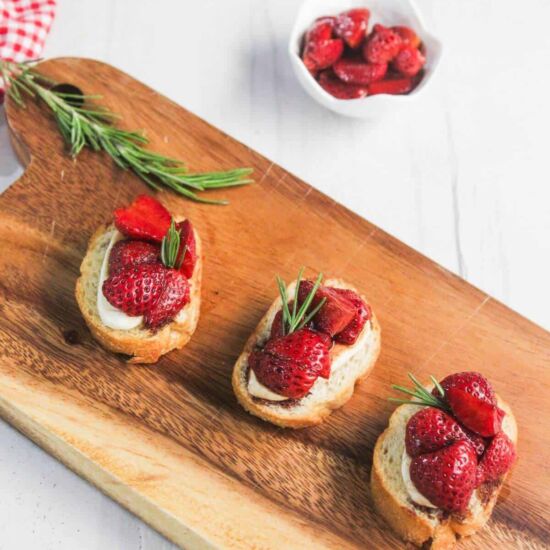 Balsamic Strawberry Crostini - Recipe photo by littlebitrecipes