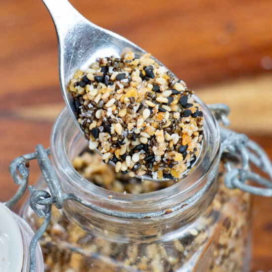 Homemade Everything Bagel Seasoning - Recipe photo by Little Nomads Recipes