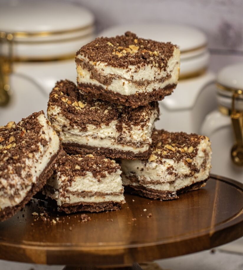 Chocolate Hazelnut Käsekuchen Bars - Recipe photo by Tastycue