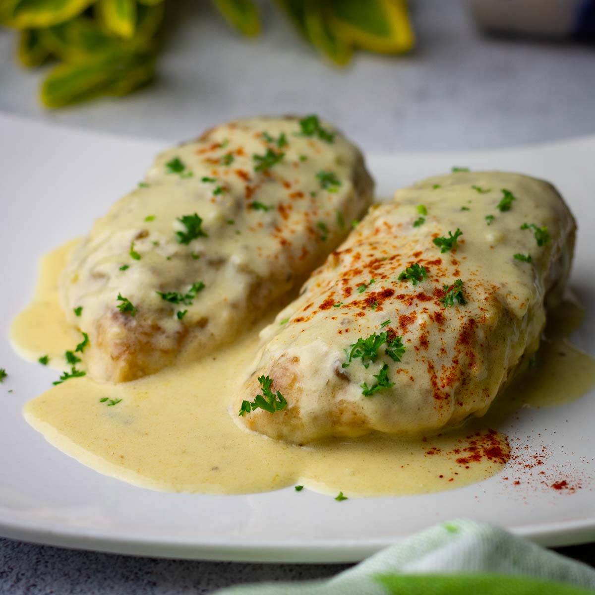 Slow Cooker Creamy Lemon Chicken - Recipe photo by somebodyfeedseb