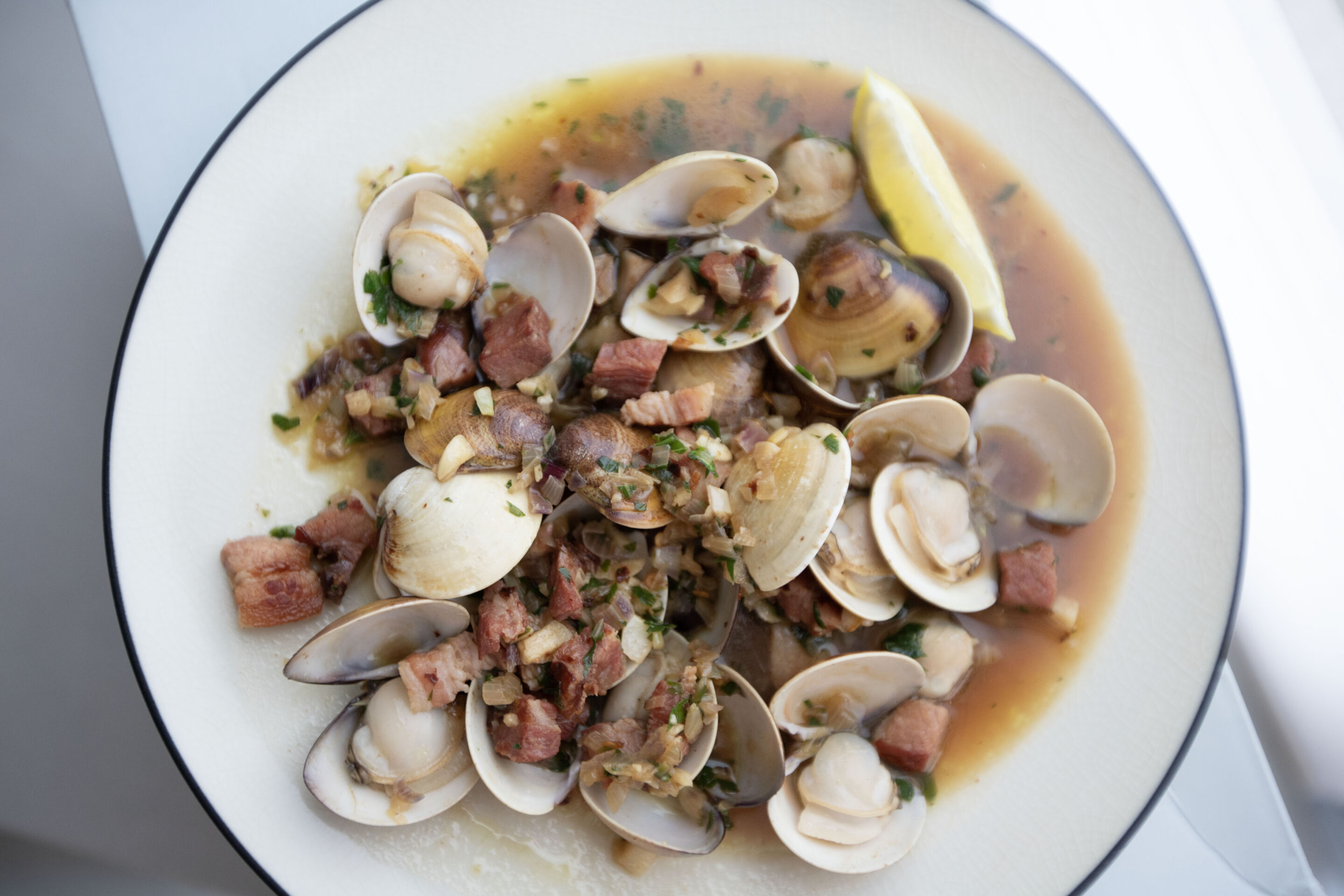 Steamed Clams with Smoked Bacon - Recipe photo by foodmakesmehappy