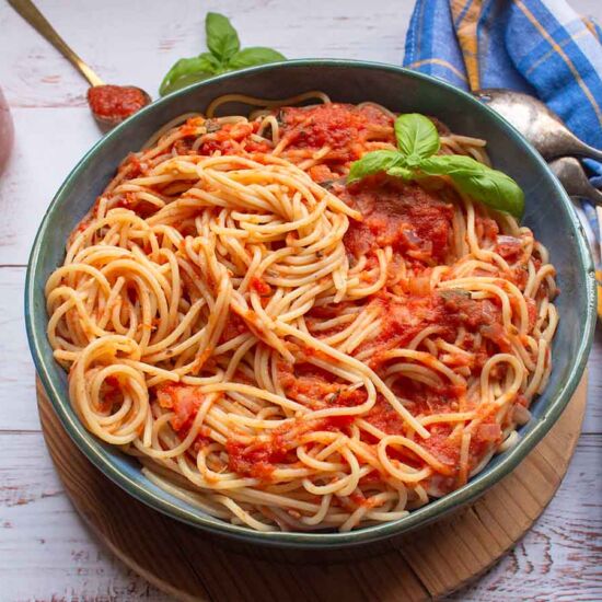 Italian Pasta Pomodoro - Recipe photo by thetastychilli