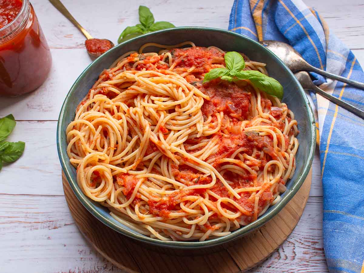 Italian Pasta Pomodoro - Recipe photo by thetastychilli
