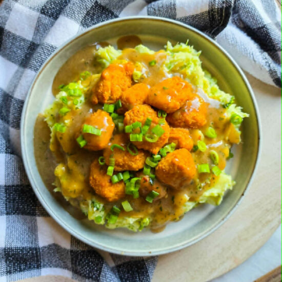 Smothered Chik'n & Taters - Recipe photo by the_happy_veg