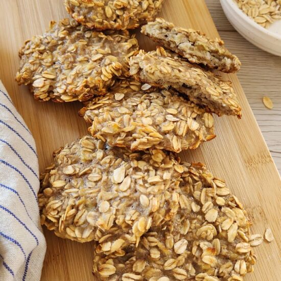 2-Ingredient Banana Oat Cookies - Recipe photo by Simply Kind Meals