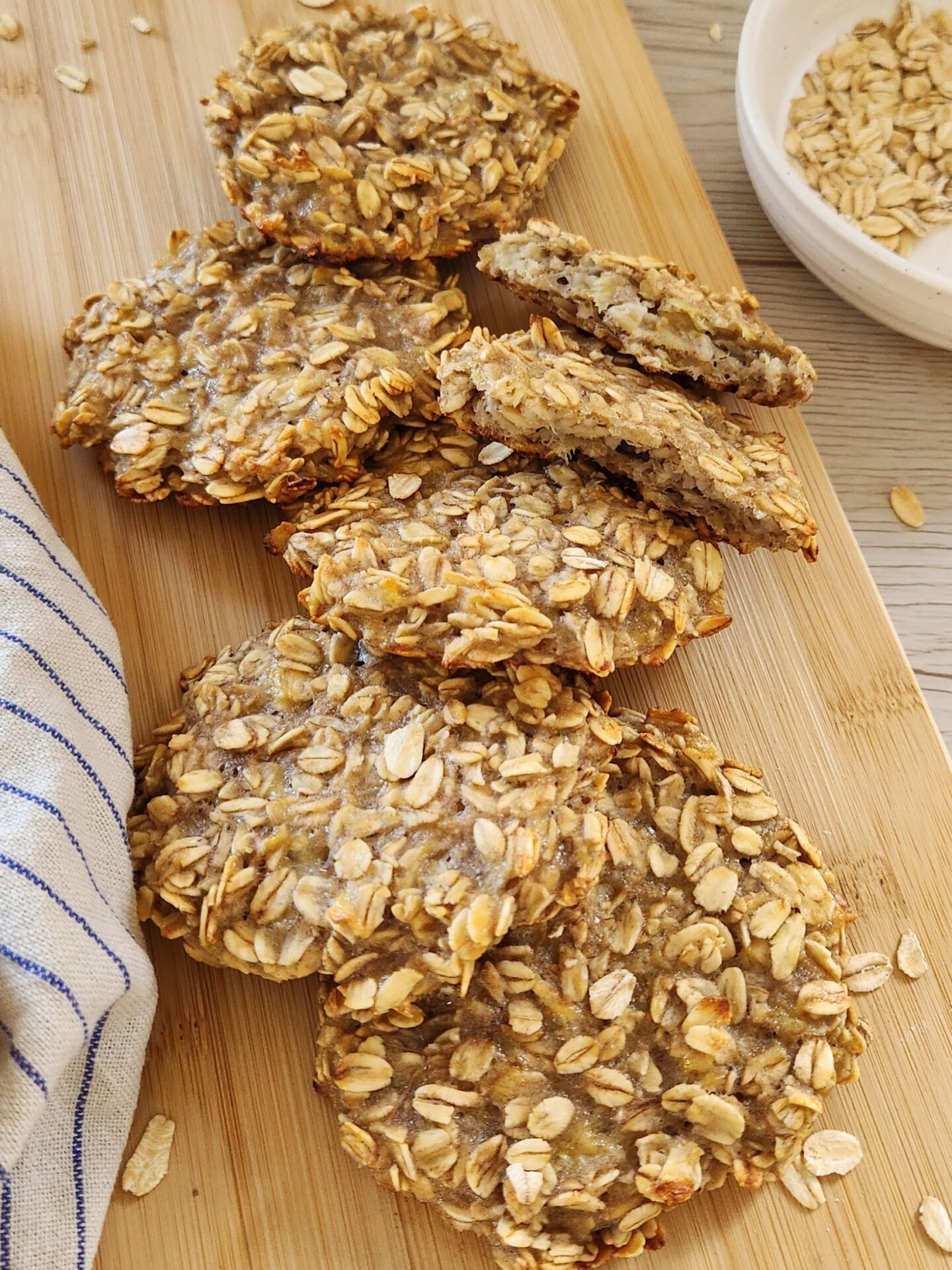 2-Ingredient Banana Oat Cookies - Recipe photo by Simply Kind Meals