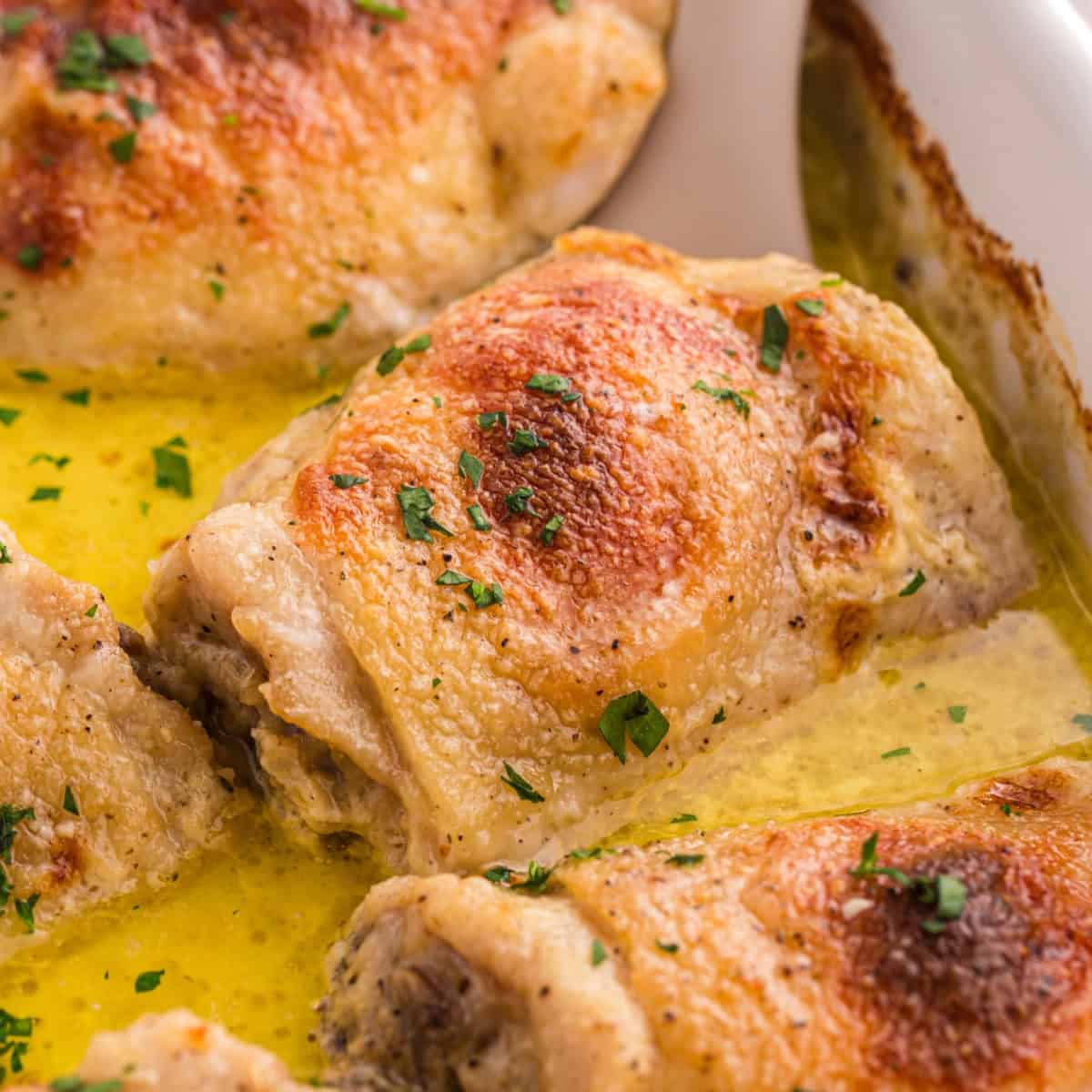Oven-Baked Amish Chicken - Recipe photo by Easy Chicken Recipes