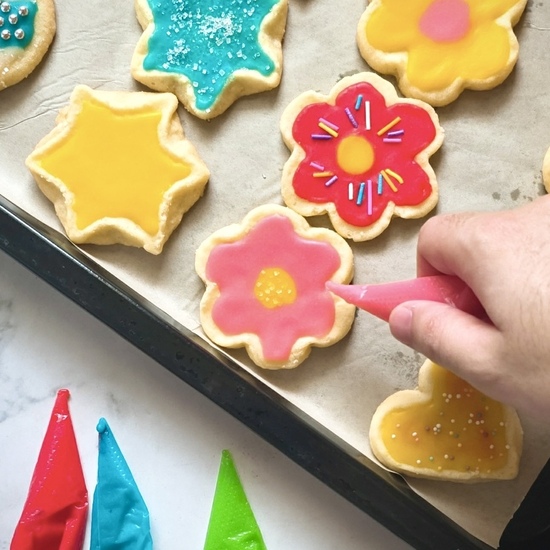 Easy Hardening Cookie Icing - Recipe photo by TheButteryFairytale