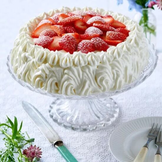Strawberry Summer Layer Cake - Recipe photo by coolfooddude