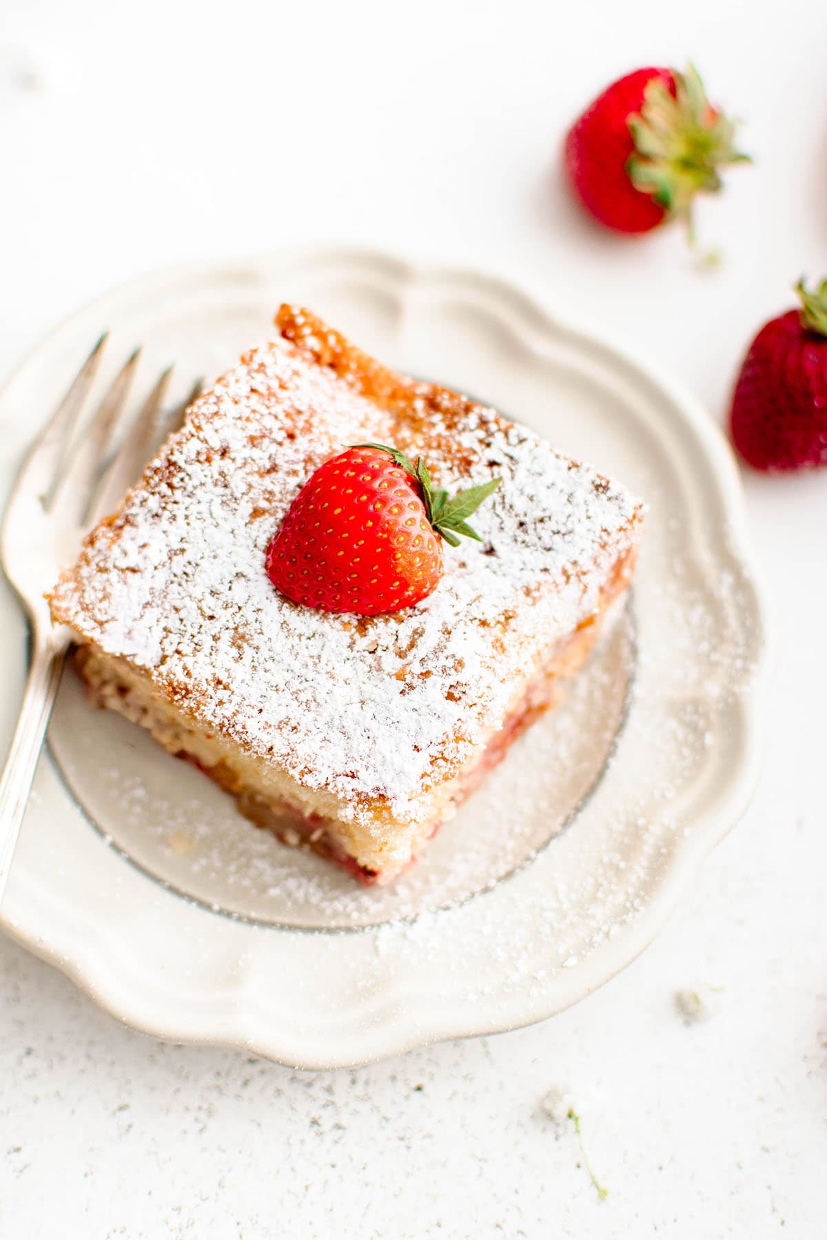 Easy Strawberry Cake - Recipe photo by TheSaltyMarshmallow